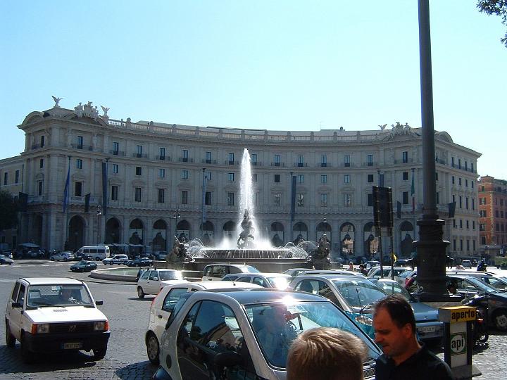 Rome-Fountain 2.JPG